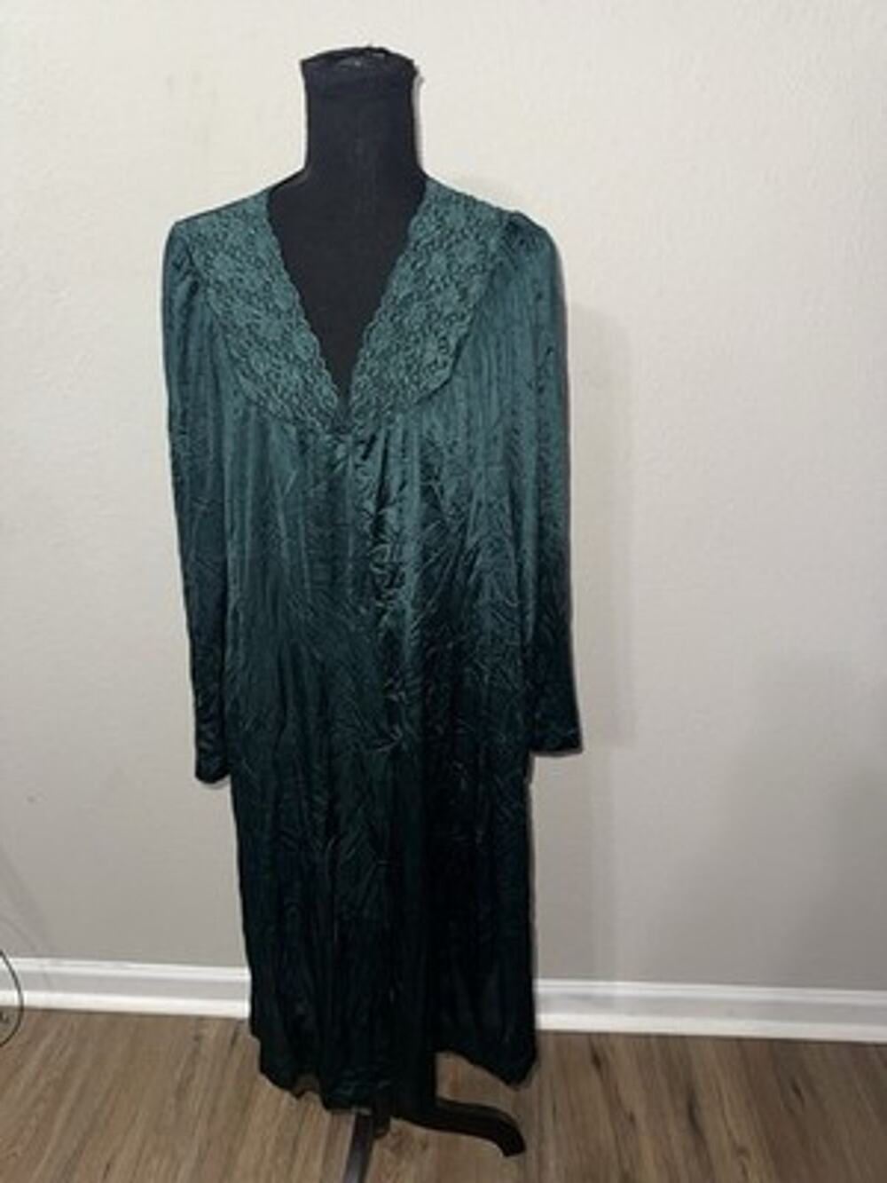 Vintage Dark Emerald Green Nightgown Small Lace Trim Long Sleeve Maxi Gown